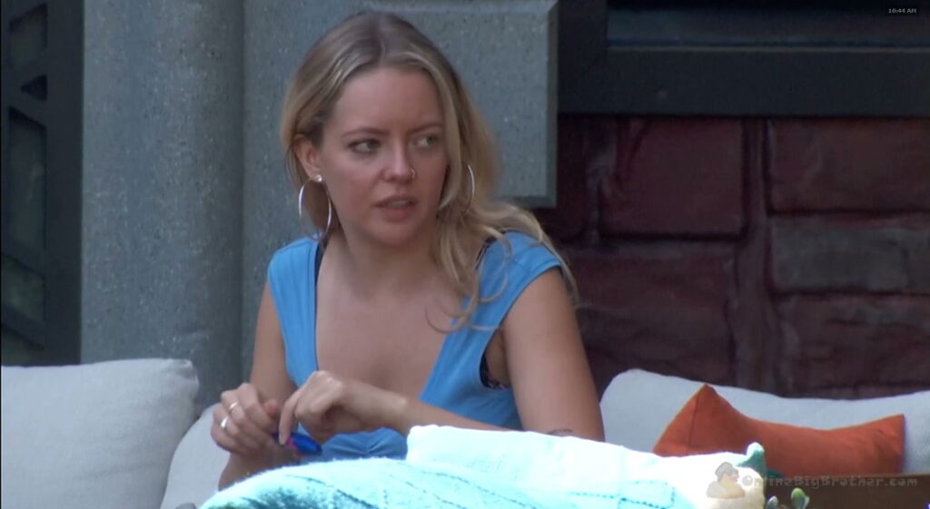 Taylor and Melody talk on the backyard couches about Angela's plotting accusation